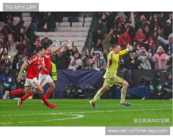 追梦的脚步：年轻球员在欧冠舞台的崭露头角，欧冠年轻人球队